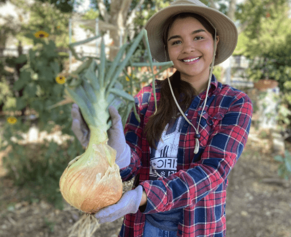 Garden Student Volunteer in Robb Garden